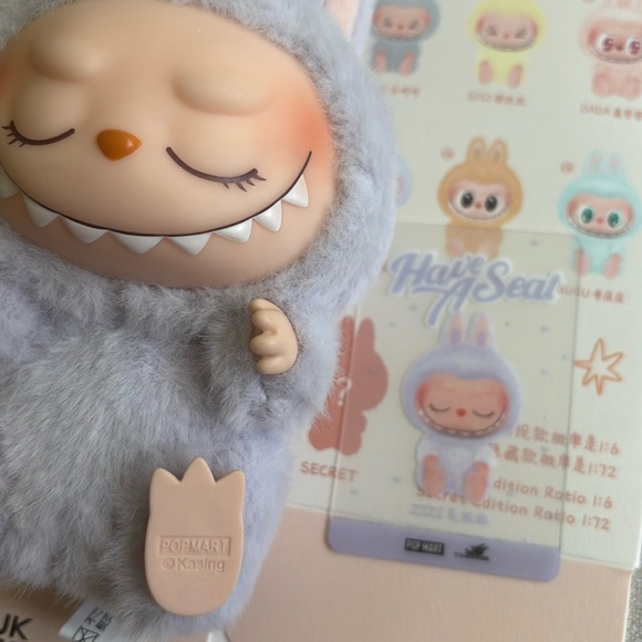 POP MART Labubu Have A Seat ZIZI - Preloved - Picture 5 of 12